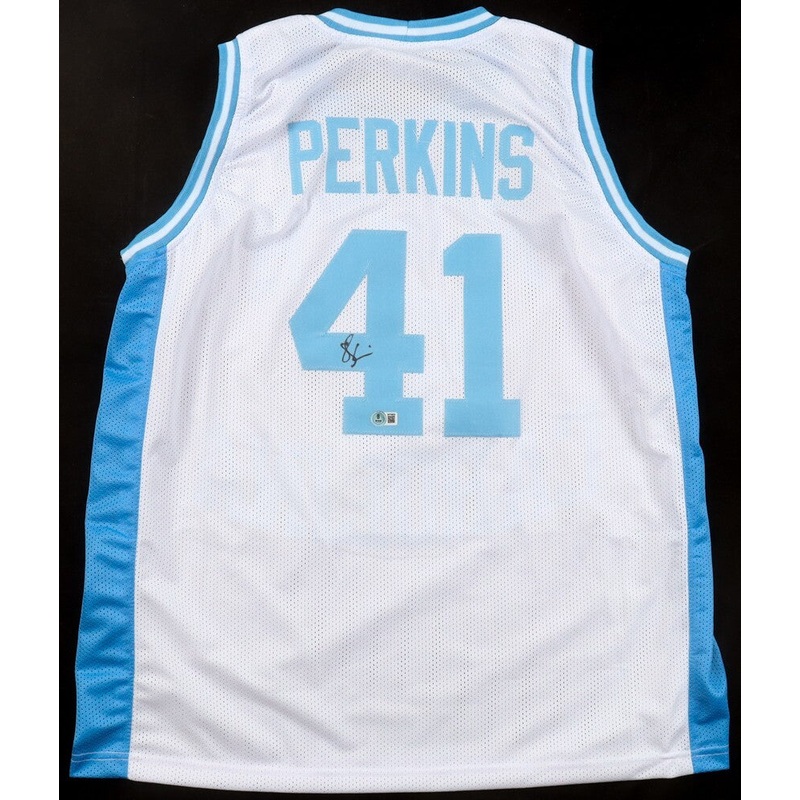 Sam Perkins Signed North Carolina Tar Heels Jersey (Beckett) 1984 1st Round Pck