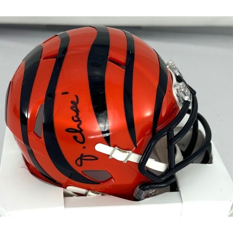 Cincy Bengals Receiver JA’MARR CHASE Signed Riddell Speed Mini Helmet AUTO – BAS