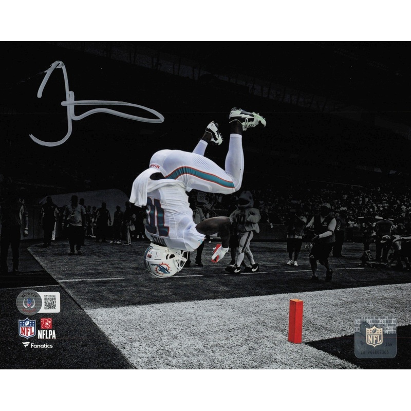 Tyreek Hill Autographed 8×10 Photo Dolphins Backflip (Smudged) Beckett 1W106249