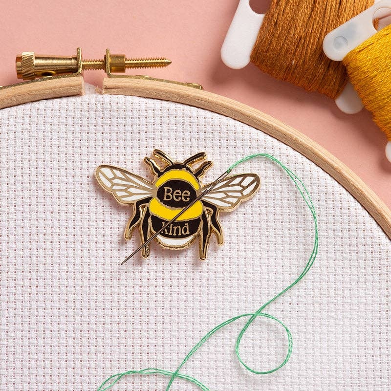 Bee Kind Bumblebee Magnetic Needle Minder