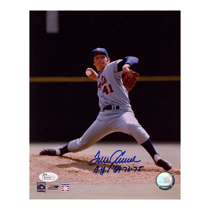 Tom Seaver Signed New York Mets Unframed 8×10 MLB Pitching Photo – CY 69,73,75