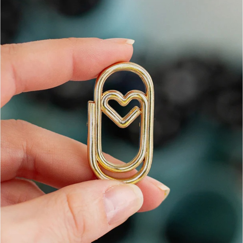 XL Paper Clip Enamel Pin – Gold