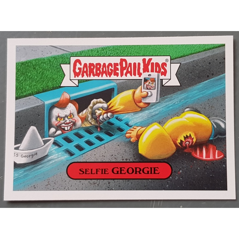 Garbage Pail Kids Oh the Horror-Ible Modern Horror #5a – Selfie Georgie Trading Card