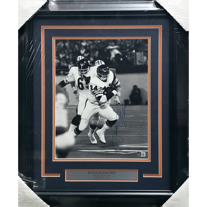 Walter Payton Autographed Framed 11×14 Photo Chicago Bears Beckett BAS #AC95429