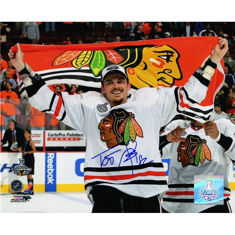 Tomas Kopecky Signed Chicago Blackhawks 2010 Stanley Cup Trophy 8×10 Photo – SS