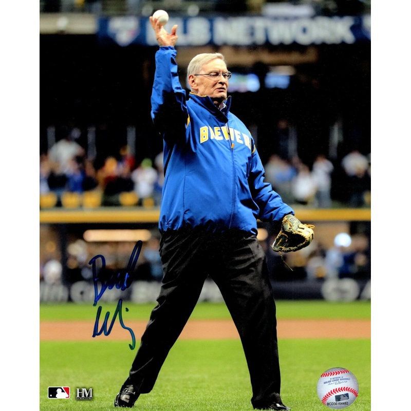 Brewers Commish BUD SELIG Signed 8×10 Photo #2 AUTO – HOF 2017