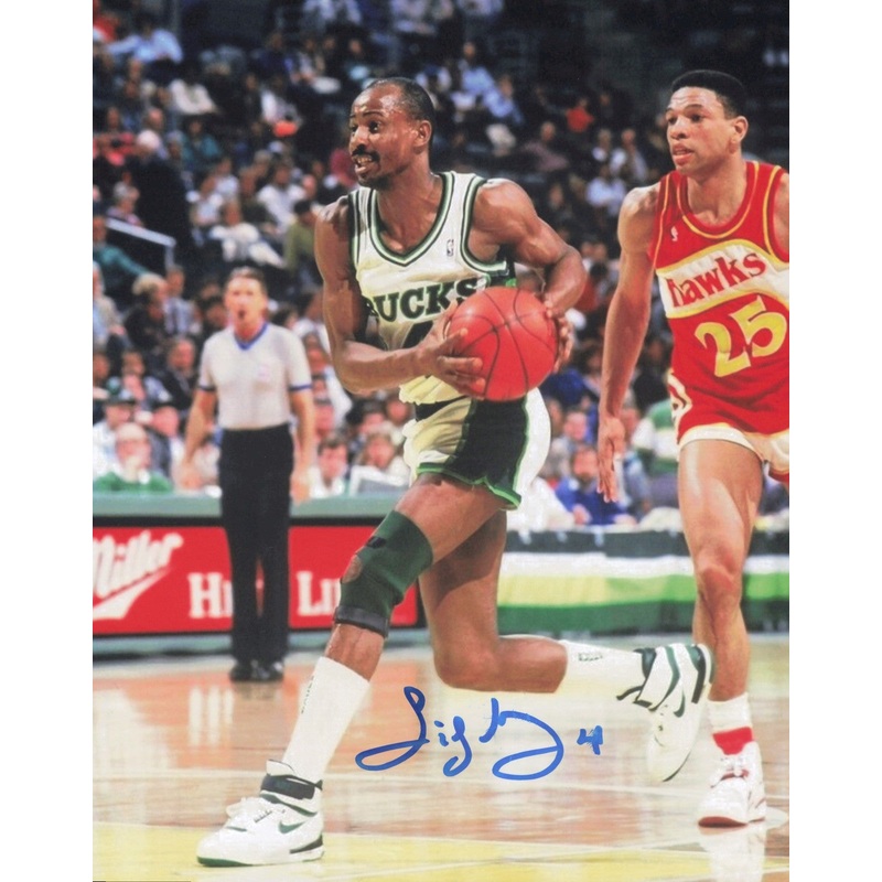 Sidney Moncrief Autographed Signed 8×10 Photo Milwaukee Bucks SKU #245639