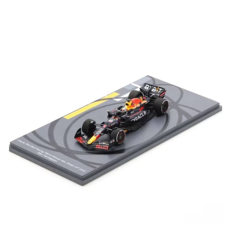 Oracle Red Bull Racing RB18 No.1 – Winner Abu Dhabi 2022 – Max Verstappen.  (With tyre marks).  With Acrylic Cover – 1:18 Scale Resin Model Car
