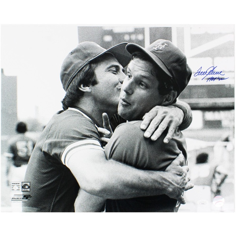 Tom Seaver Signed New York Mets Unframed 16×20 Black & White MLB Photo