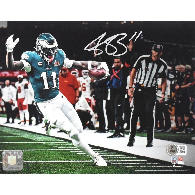 AJ Brown Autographed Philadelphia Eagles 8×10 Spotlight Photo – Beckett W Holo