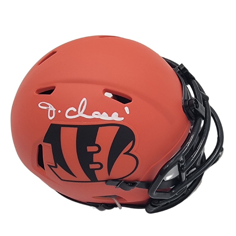 Ja’Marr Chase Autographed Cincinnati Bengals Rave Mini Helmet Beckett Witnessed