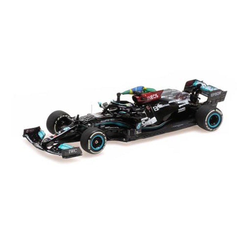 MERCEDES-AMG PETRONAS FORMULA ONE TEAM W12 E PERFORMANCE – HAMILTON – 1ST BRAZILIAN GP 2021 W/FLAG – 1:43 Scale Diecast Model Car