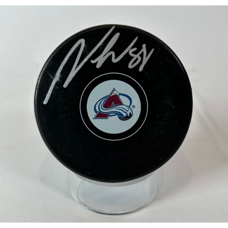 Martin Necas Autographed Colorado Avalanche Logo Puck (Fanatics COA)
