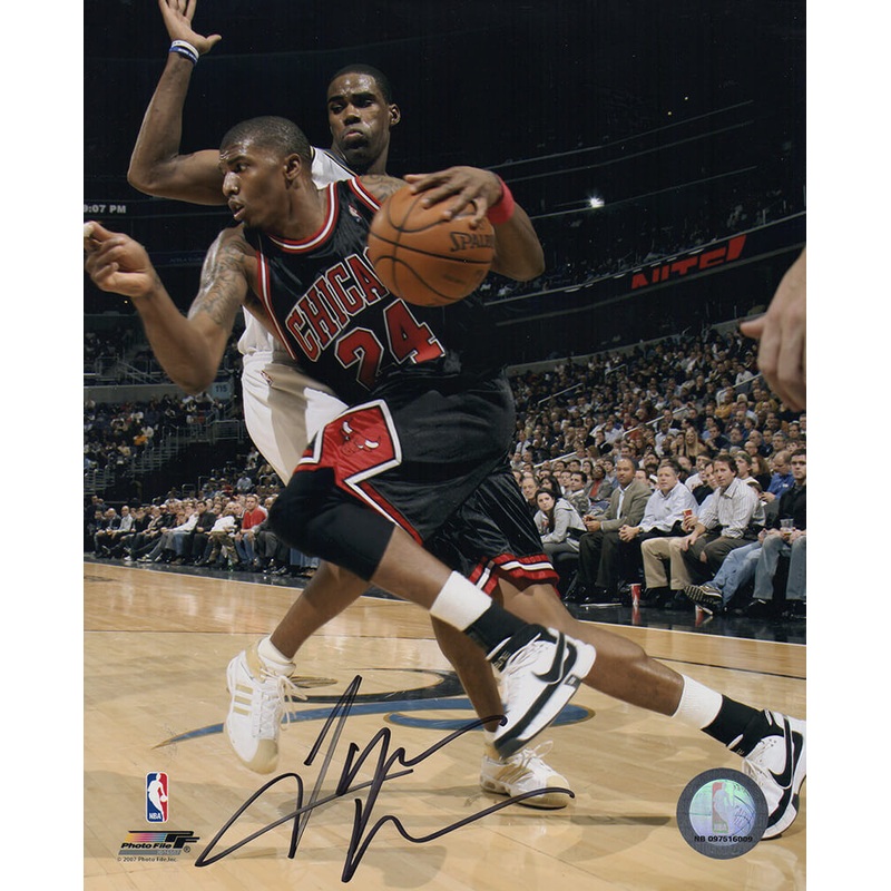 Tyrus Thomas Signed Bulls Black Jersey Dribbling 8×10 Photo – (SCHWARTZ COA)