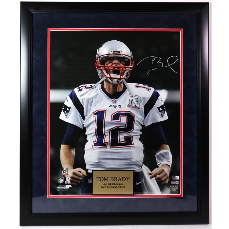 Tom Brady Autographed 16×20 Photo with Frame Tristar COA