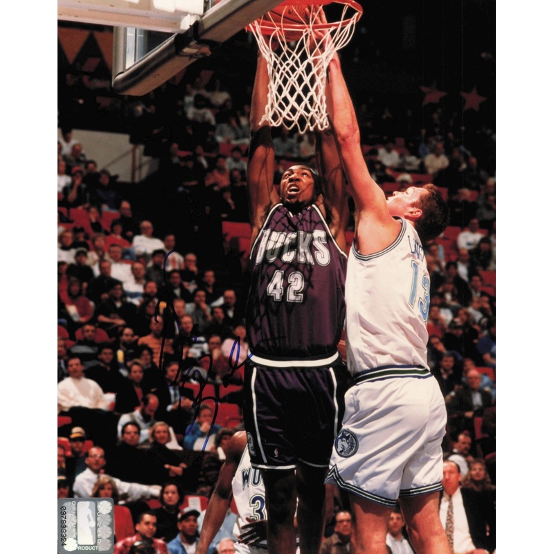 Vin Baker Autographed Signed 8×10 Photo Milwaukee Bucks SKU #246016