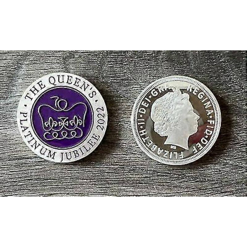 Queen Elizabeth Ii Platinum Jubilee 2022 Commemorative Coin In Clear Pouch