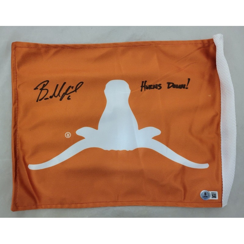 BAKER MAYFIELD (OKLAHOMA) SIGNED TEXAS FLAG WITH HORNS DOWN INSCRIPTION BECKETT