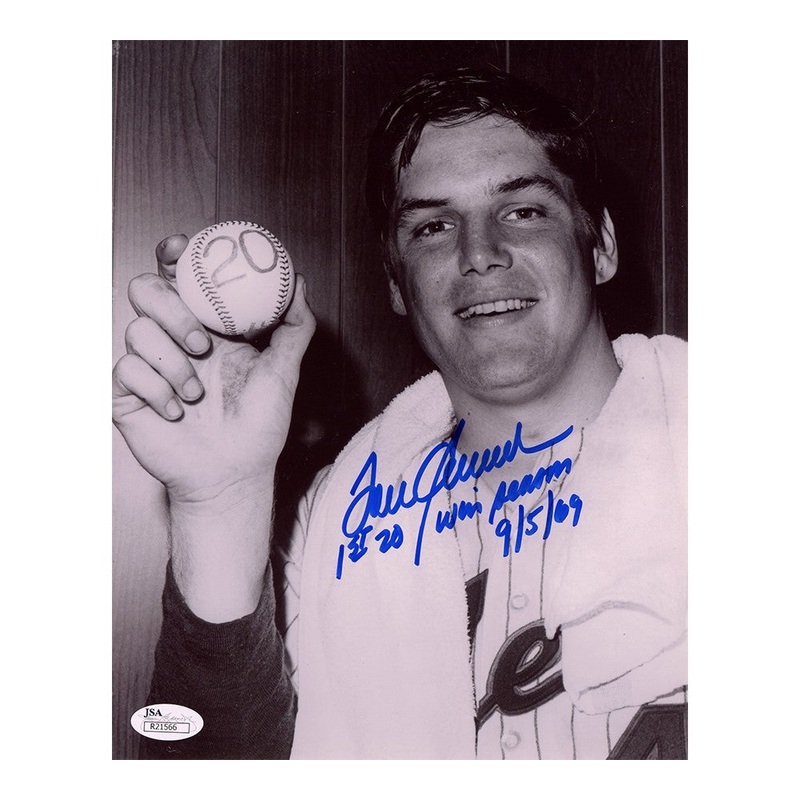Tom Seaver Signed New York Mets Unframed 8×10 B&W Holding Ball Vertical Photo