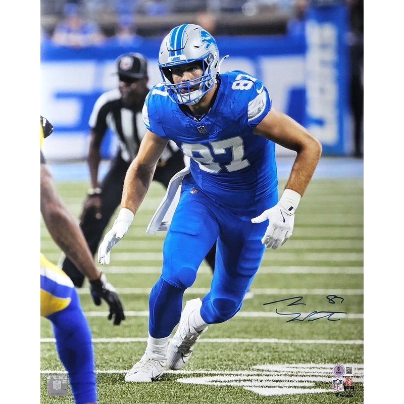 Sam LaPorta Signed Detroit Lions 2024 Blue Jersey 16×20 Photo Beckett Witnessed